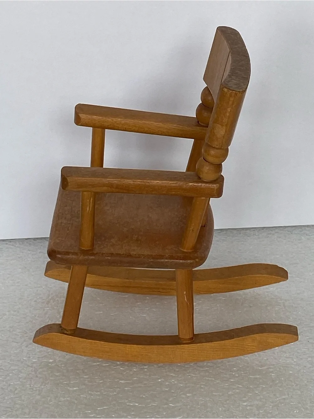 Vintage Strombecker Wooden T-Back Armed Rocking Chair Seat Doll House Furniture